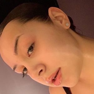 Meet your Posher, Lily